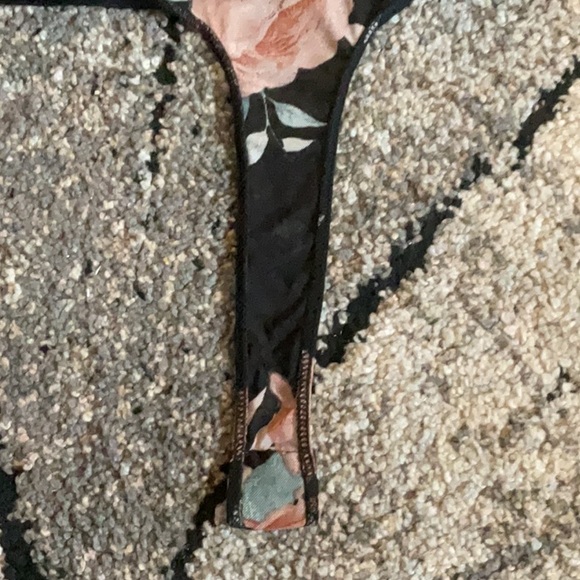 Women’s Guess Bodysuit - Picture 3 of 4